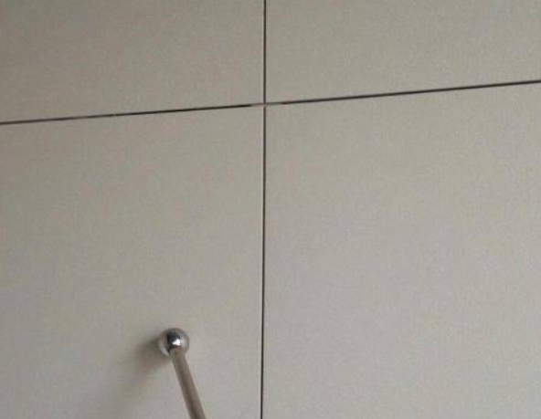 竞秀瓷砖空鼓维修公司分享下瓷砖基层处理不到位可能会导致以下问题